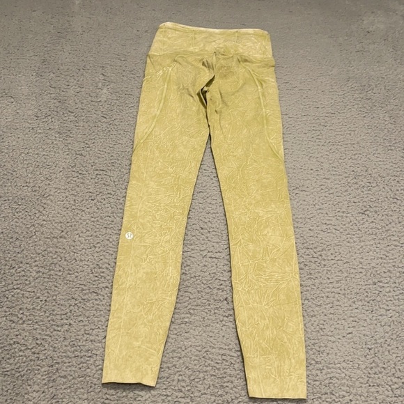 Lululemon Fast and Free High Rise Tight 25" *Ice Dye
Ice Wash Hazel Green size 2 - Picture 6 of 8